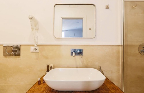 Sorrento City Centre House | Modern & Elegant Suite in the heart of Sorrento