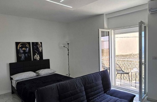 Mussomeli House | Modern Hillside Retreat with Panoramic Views & Private Balcony with AC