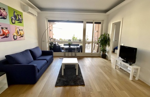 Tor di Quinto Apartment | Modern one-bedroom apartment with terrace