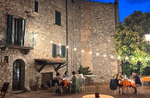 Torniella Apartment | Mora Selvatica – Deluxe Room with Private Balcony and Val di Farma View