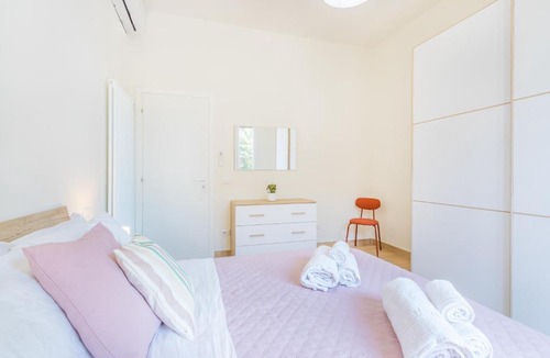 Buon Pastore-Sant'Agnese-San Damaso Apartment | Mutina LuxLife Home close to Center - Free Parking