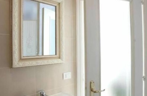Naples City Centre Bed & Breakfast | Naples Pietrasanta LT | Historic Charm in the Heart of Downtown Naples