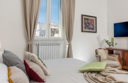 Rione IV Campo Marzio Apartment | New! Spanish Step Design Apartment
