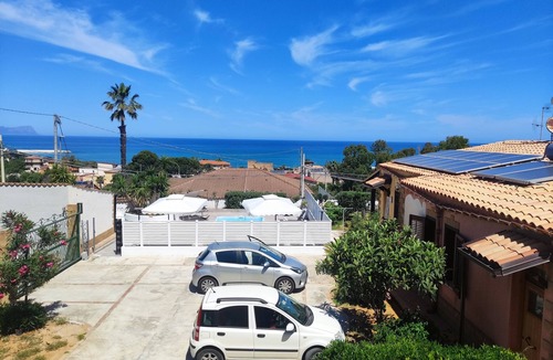 Balestrate House | NEW Swimming pool with sea view, great location between Palermo & Trapani,