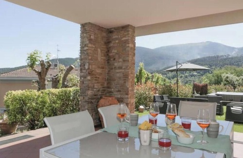 Santa Maria del Giudice House | NEW VILLA Jacuzzi WIFI BBQ parking + RoomCinemaGame