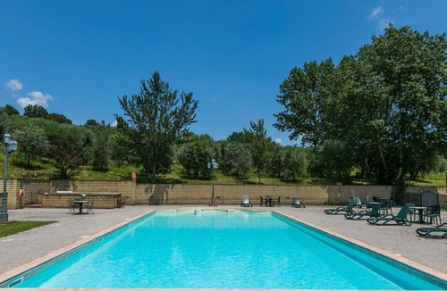 Limite Sull'Arno Villa | Nice apartment in villa for 4 guests with pool, A/C, WIFI, TV and parking