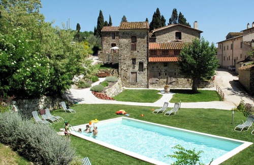 Sesto Fiorentino Villa | Nice apartment in villa for 3 guests with WIFI, pool, TV, patio and pets allowed
