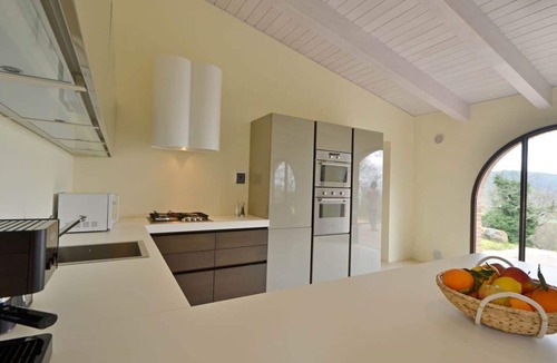 Torrita di Siena Apartment | Nice apartment for 4 people with pool, A/C, WIFI, TV, patio, pets allowed and panoramic view