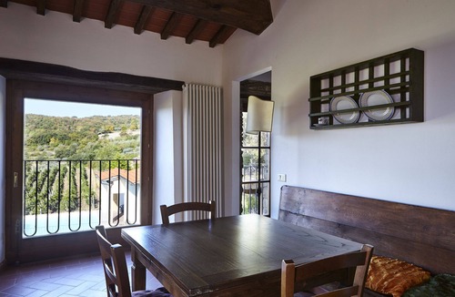 Capolona Apartment | Nice apartment for 5 people with pool, WIFI, TV, pets allowed and panoramic view, close to Arezzo