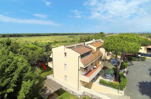 Cecina Apartment | Nice apartment for 6 people with WIFI, A/C, pool, TV, patio and pets allowed