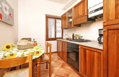 Cunettone-villa Apartment | Nice apartment for 6 people with pool, A/C, WIFI, TV, balcony and pets allowed