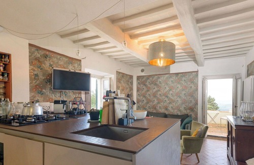 Scansano House | Nice apartment in villa for 8 guests with WIFI, TV, terrace, pets allowed and panoramic view