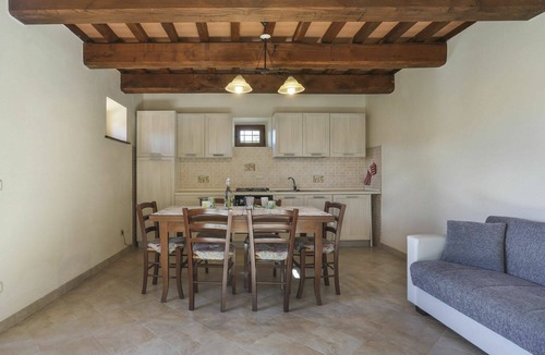 Villa Collemandina Villa | Nice apartment in villa for 4 guests with pool, WIFI, terrace and pets allowed