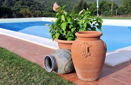 Massa Marittima Apartment | Nice apartment for 6 guests with WIFI, pool, TV and patio