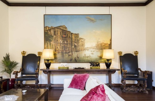 Navona Apartment | Palazzo Berardi: Renaissance Downtown Luxury Villa