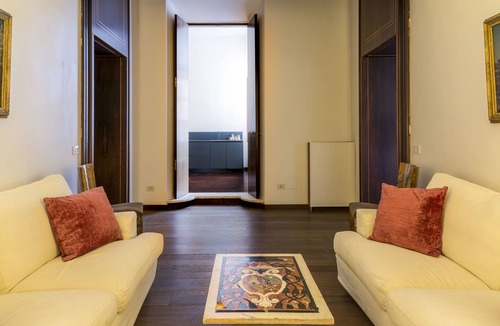 Navona Apartment | Palazzo Berardi: Renaissance Downtown Luxury Villa