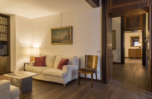 Navona Apartment | Palazzo Berardi: Renaissance Downtown Luxury Villa