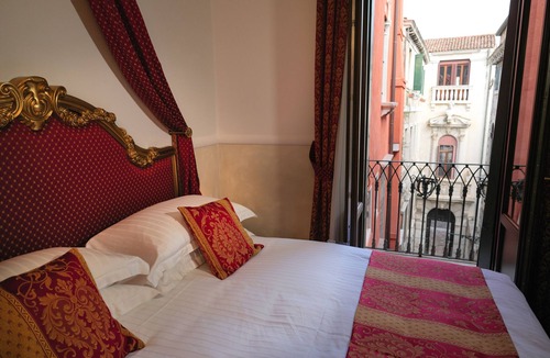 Castello House | PALAZZO MALIPIERO TREVISAN - LE TRE DIMORE D'EPOCA