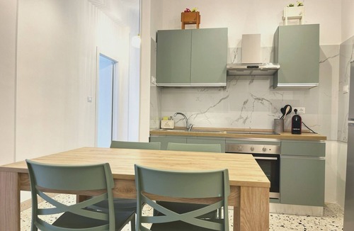 Corso dei Mille - Sant'Erasmo Apartment | PALERMO CENTRAL STAY MELOGRANO |LARGE 110SQM FLAT | 3 KING BEDS |WALK EVERYWHERE