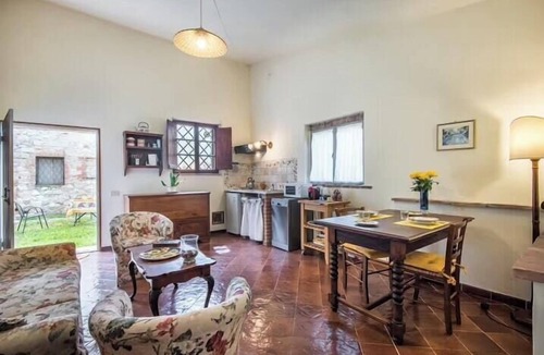 Ponte di Gabbiano House | Panoramic guesthouse in the Siena hills
