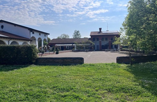 Santa Maria di Sala Apartment | Papaveri E Papere Room – Selleria in Caltana