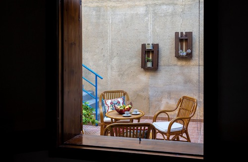 Tre Fontane House | Pet-Friendly Holiday Home Casa Vacanza di Vito with Garden