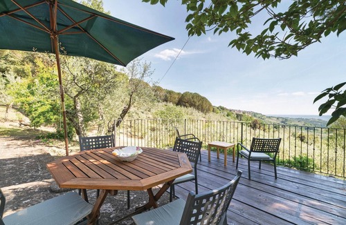Ficulle House | Pet friendly home in Ficulle TR with outdoor swimming pool