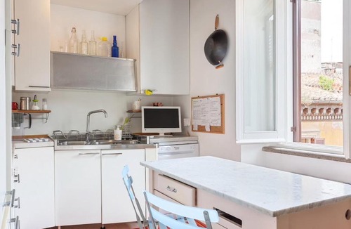 Rione VI Parione Apartment | Piacentino Homes Piazza Navona Teatro Pace 5 e 6