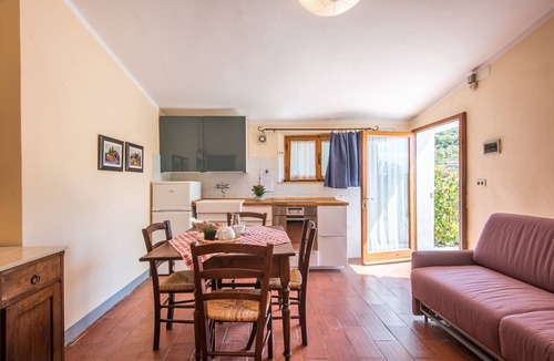 Serre di Rapolano House | Podere Del Pereto Bio-202 Farmhouse with Shared Pool, Private Garden & Wi-Fi