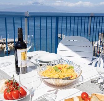 Sorrento Historic Centre Apartment | Profumo di mare - Sea Front Terrace Apartment Marina Grande, Sorrento