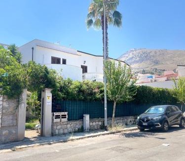Sferracavallo Apartment | Proserpina House