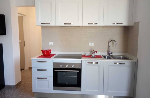 Falze House | Red Tower Venice - 2 mins from VCE Airport - 15mins from Venice City Centre