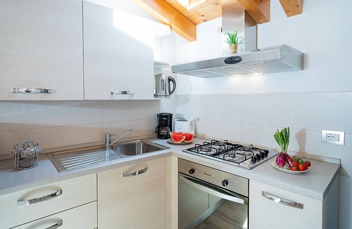 Bardolino Ski Chalet | Regarda - Romantic apartment Casa Rossa 2 with wifi, air conditioning