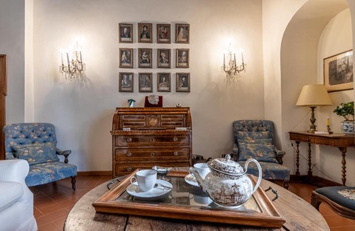 Rione VI Parione Apartment | Roman Holiday apartment for 6 by Piazza Navona
