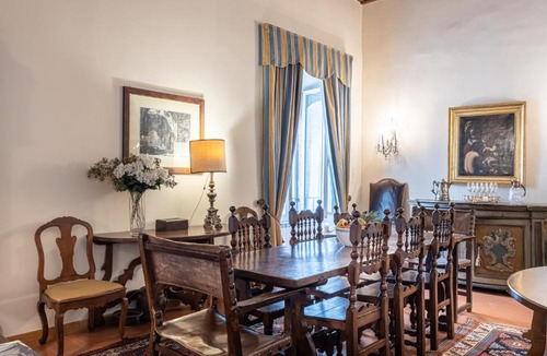 Rione VI Parione Apartment | Roman Holiday apartment for 6 by Piazza Navona