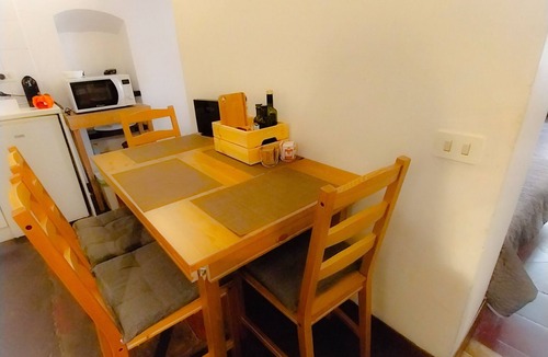 Rione VII Regola Apartment | Romantic apartment near St. Peter's