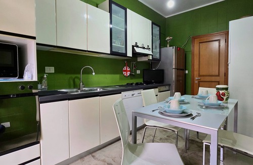 Quartiere XX Ardeatino Apartment | Rome EUR Bright Apt- WiFi - Parking