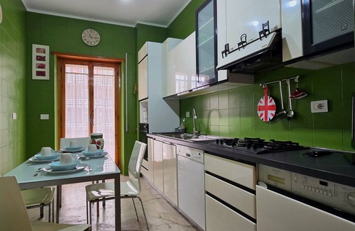 Quartiere XX Ardeatino Apartment | Rome EUR Bright Apt- WiFi - Parking