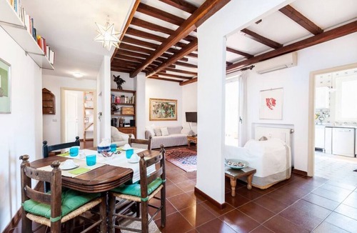 Vatican Apartment | Rome, near the Vatican, lovely apartment with terrace for 4 people