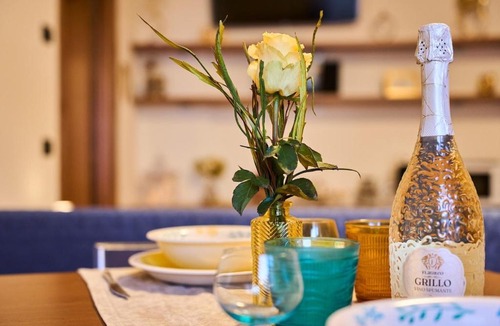 Ponte Arche Apartment | Romy House
