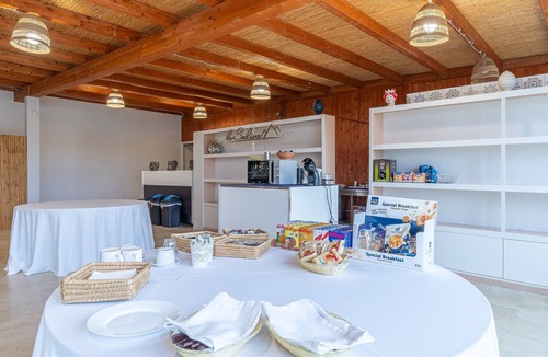 Marzamemi Apartment | Room 109 at 'Le Saline Rooms Marzamemi' with Wi-Fi and Air Conditioning