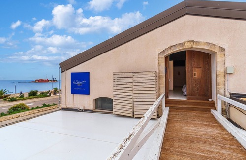 Marzamemi Apartment | Room 205 at 'Le Saline Rooms Marzamemi' with Wi-Fi and Air Conditioning