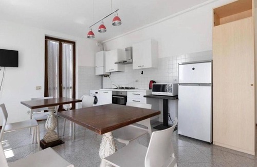 Pizzoletta Apartment | Room 'Camera Tripla Basic' with Shared Terrace, Wi-Fi and Air Conditioning