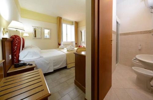 Bagni di Lucca Apartment | Room 'Matrimoniale 4' with Shared Garden, Wi-Fi and Air Conditioning