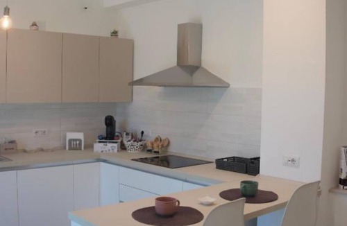 Minturno Apartment | Room 'Matrimoniale Con Bagno Privato' with Shared Terrace, Wi-Fi and Air Conditioning