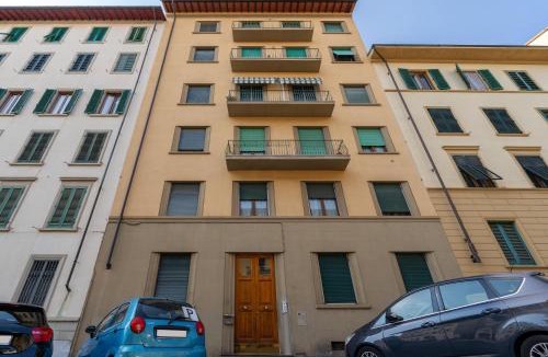 Careggi Rifredi Apartment | Shiny Florence