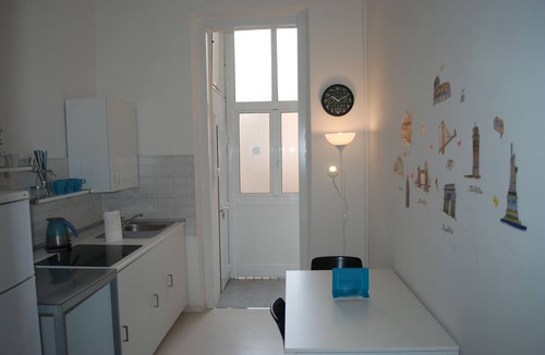 Rione XVIII Castro Pretorio Apartment | Short-Term Rentals Colosseo 2