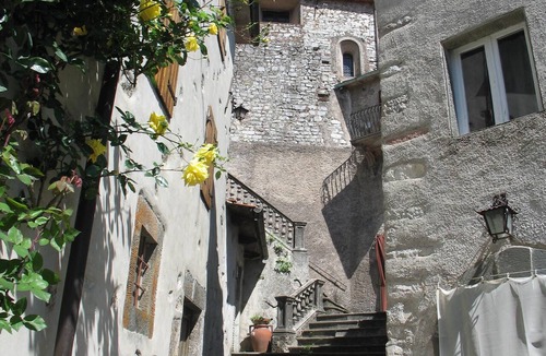 Borgo a Mozzano House | Situated in an authentic Tuscan hilltop village,