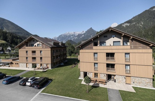 Hinterstoder Apartment | Spacious 8-Person Alpine Apartment with Balcony