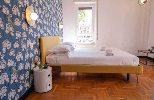 Gianicolense Apartment | Spacious and bright apartment in the strategic point between Trastevere and Testaccio.Situated in the building on the first floor with lift and the doorman.The house has a very comfortable subdivision of the spaces offering the bedrooms their privacy.Ent